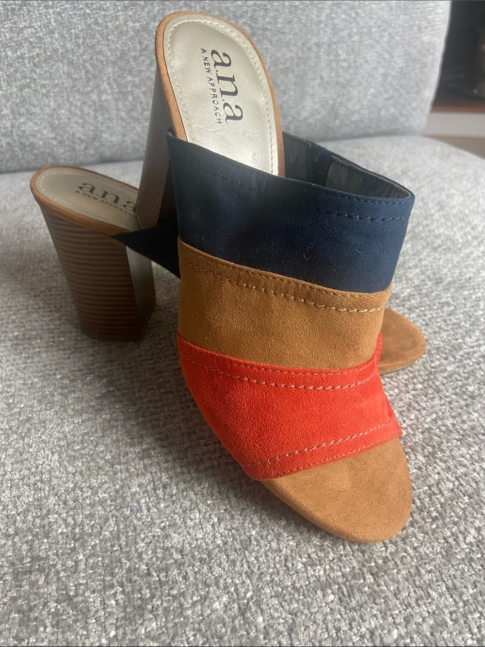 a.n.a Colorblock Suede Slide Mule in Black, Tan & Red-Orange size 7.5